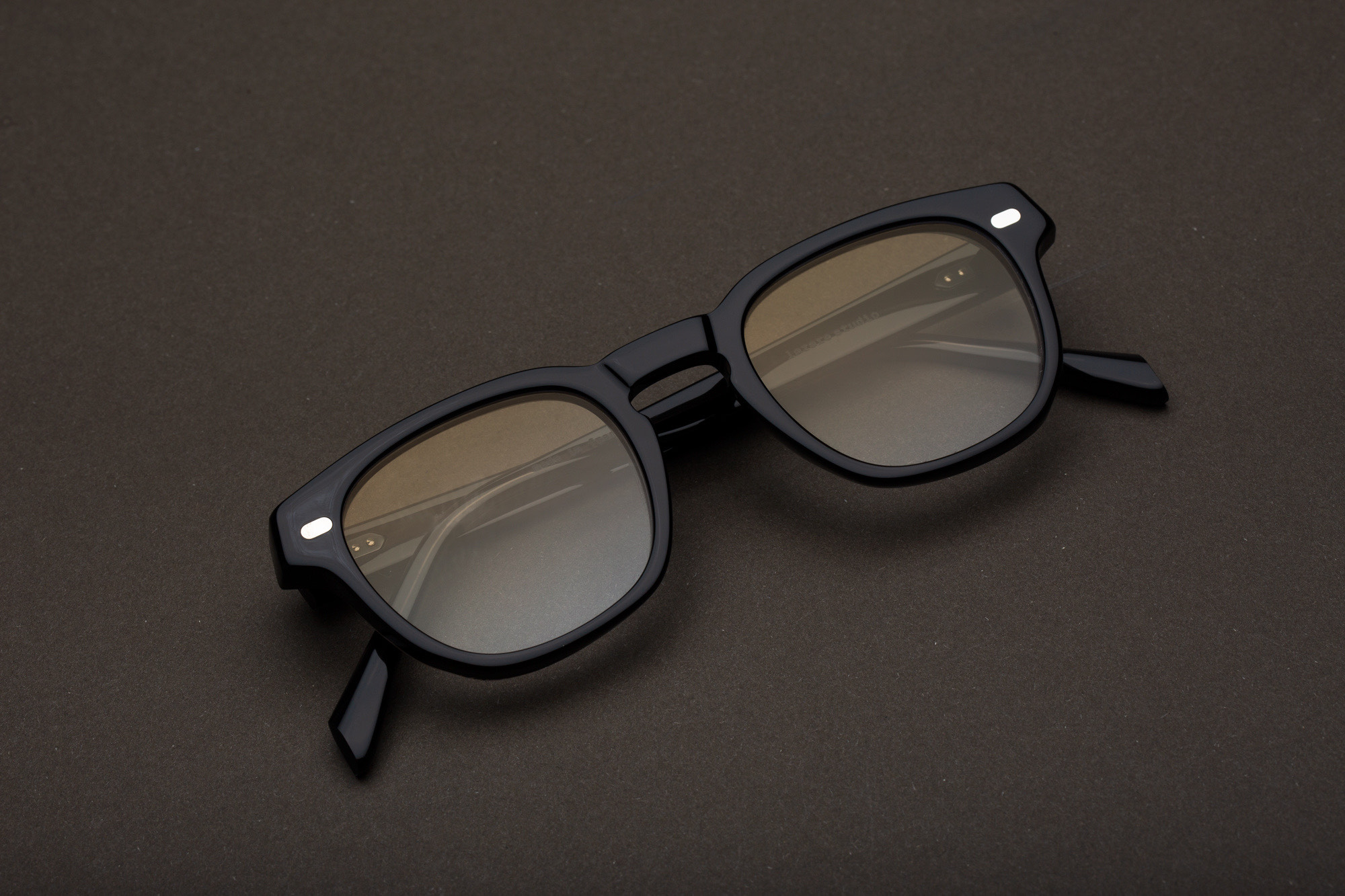 thornhill · black